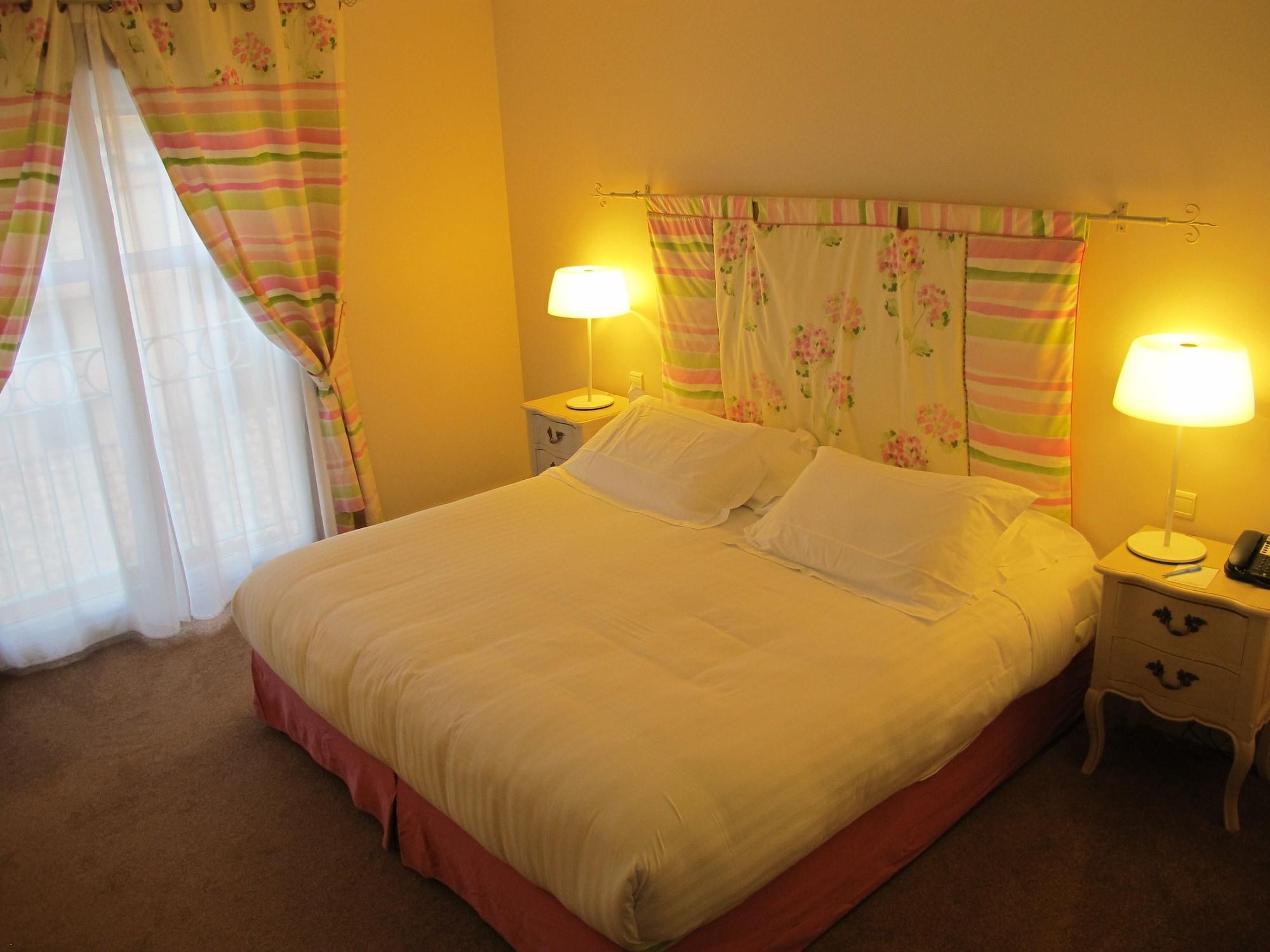 Hotel Sanary, Soleil Et Jardin - Renovation Hiver 2024-25 Екстер'єр фото