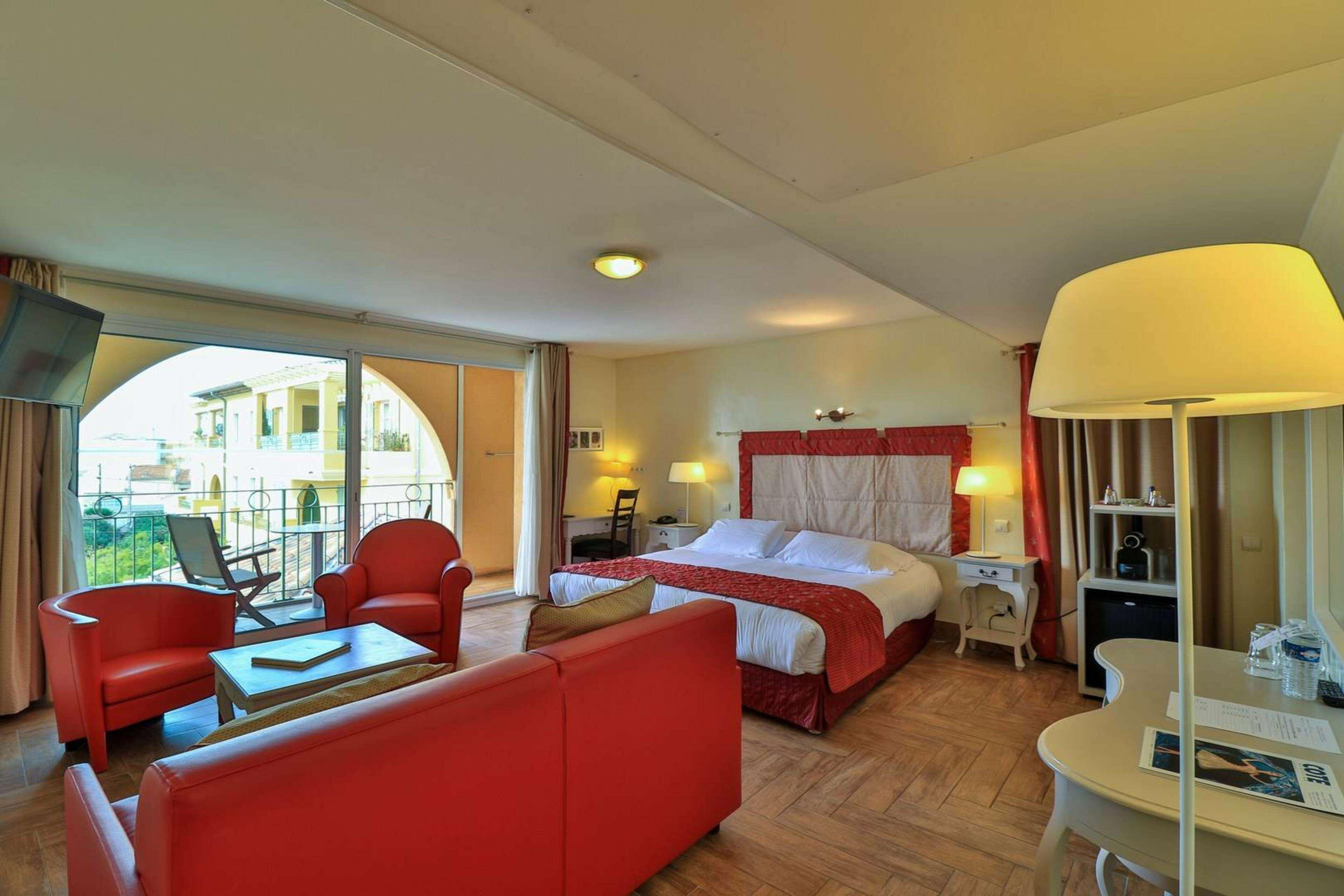 Hotel Sanary, Soleil Et Jardin - Renovation Hiver 2024-25 Екстер'єр фото