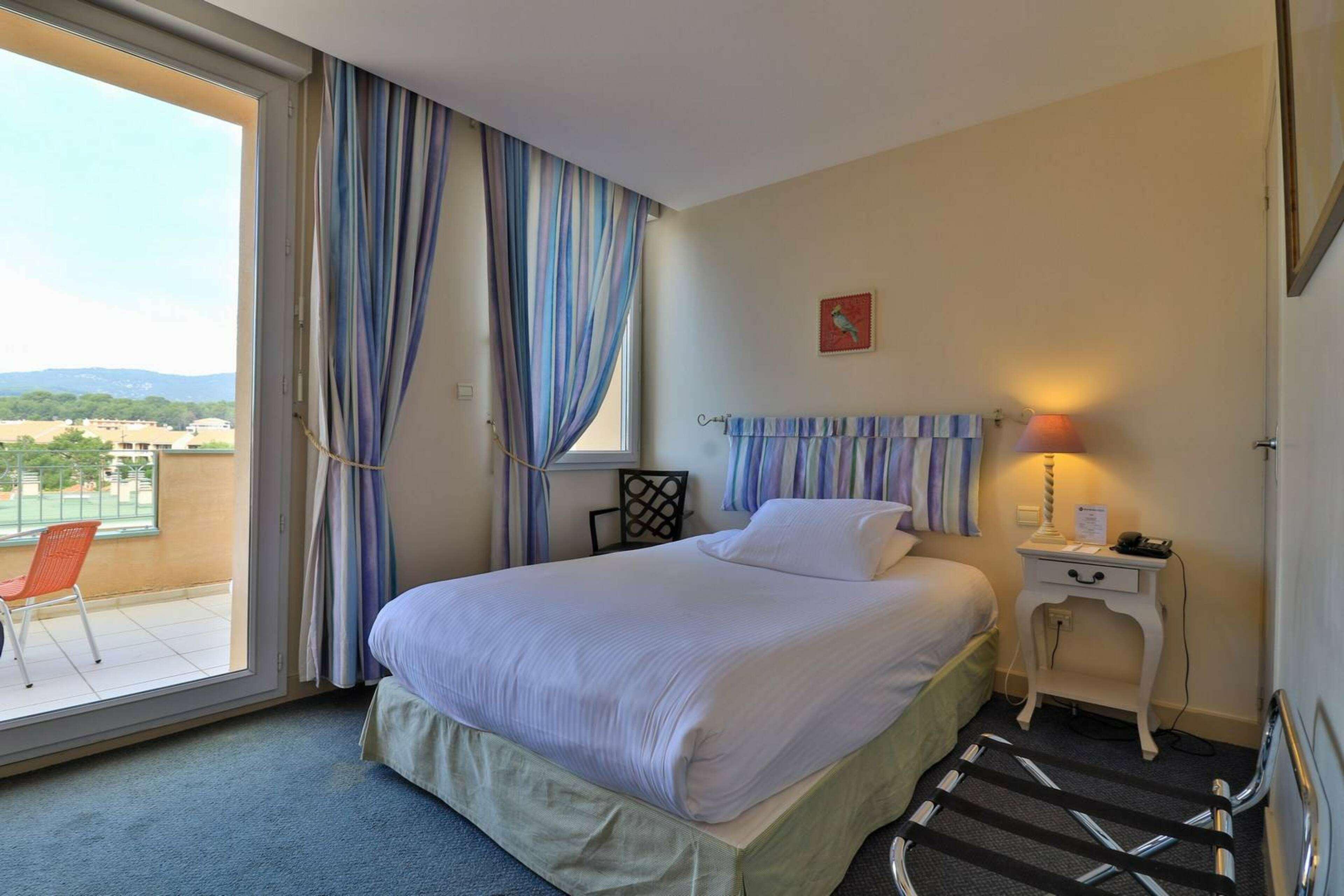 Hotel Sanary, Soleil Et Jardin - Renovation Hiver 2024-25 Екстер'єр фото