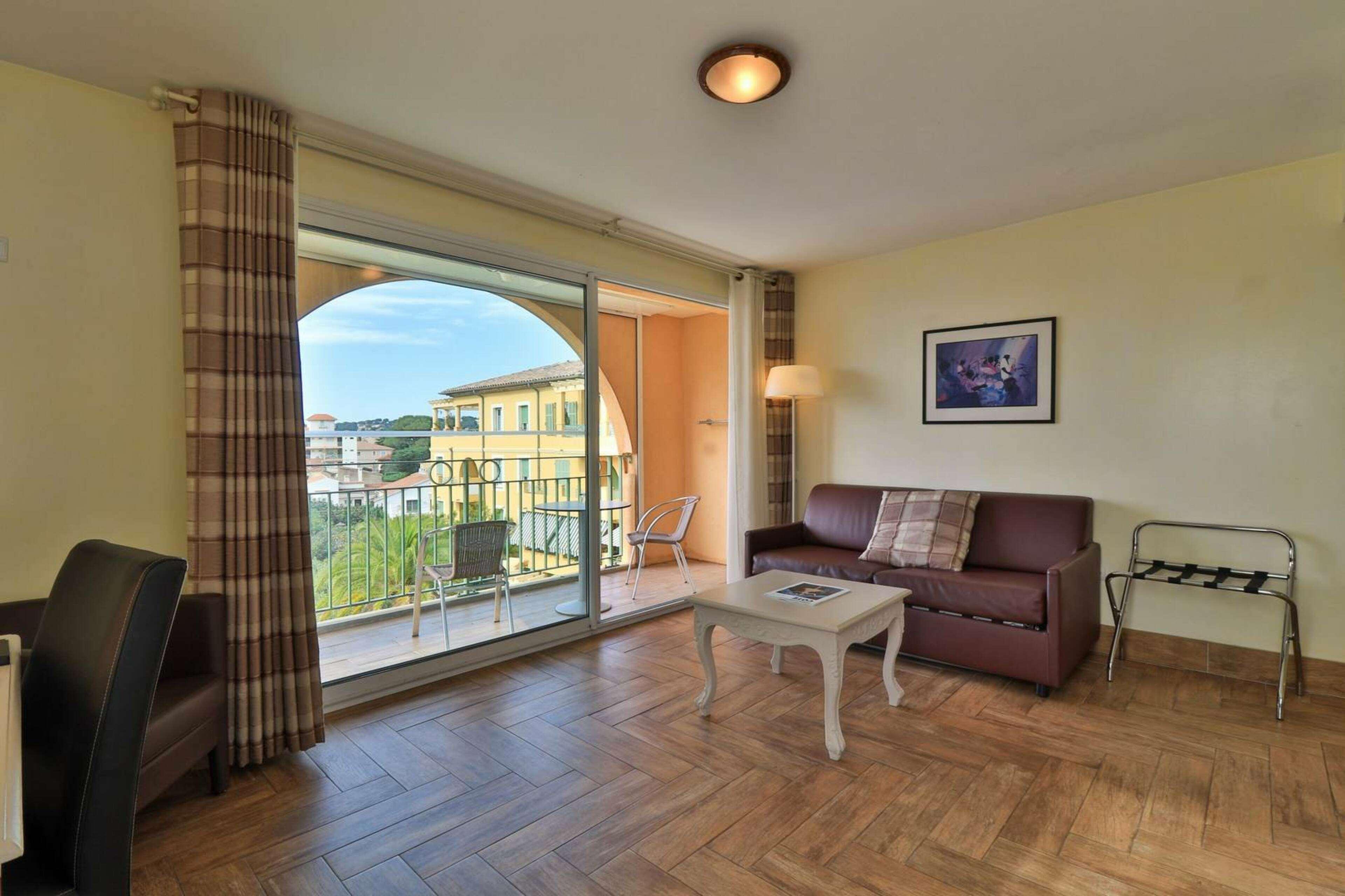 Hotel Sanary, Soleil Et Jardin - Renovation Hiver 2024-25 Екстер'єр фото