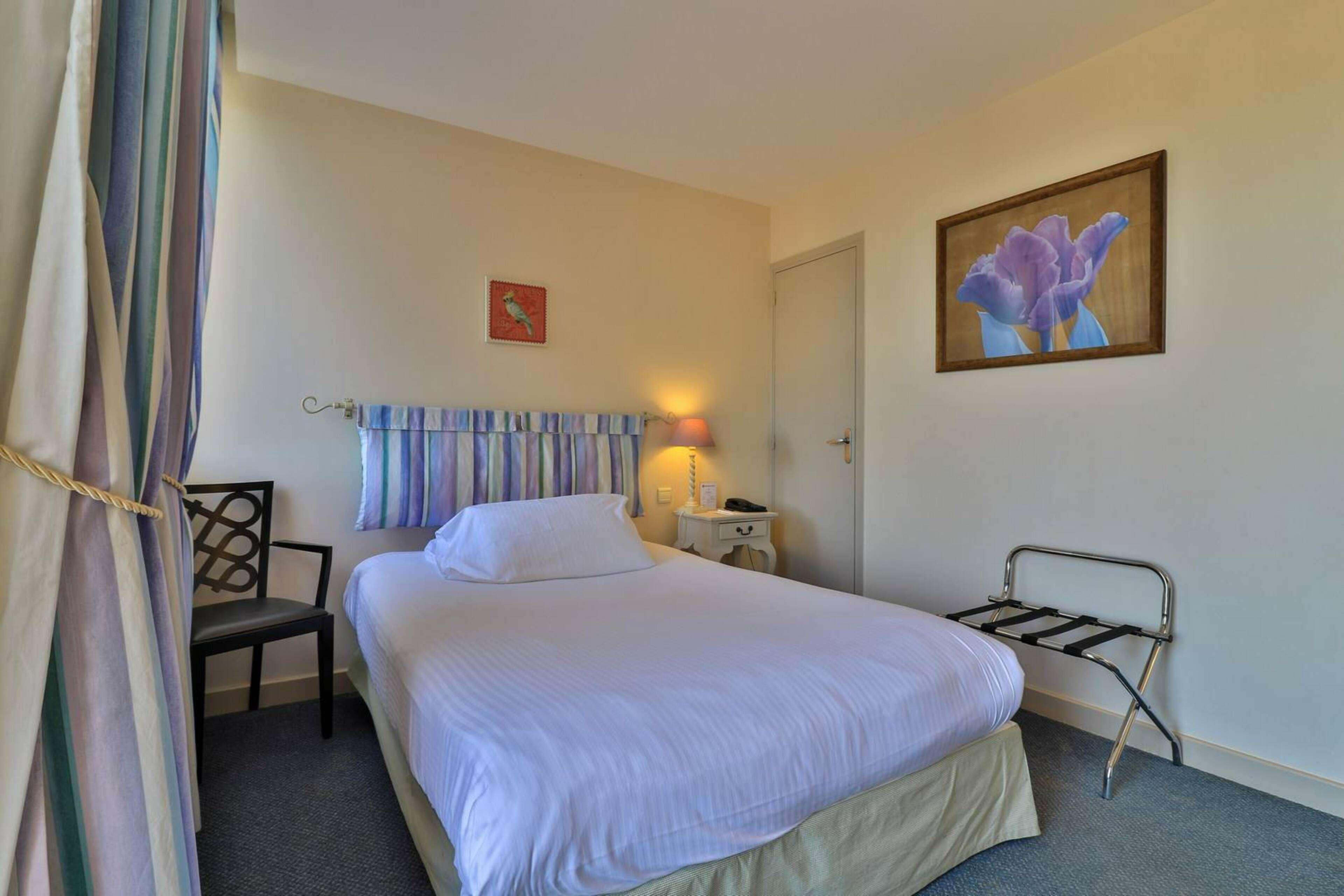 Hotel Sanary, Soleil Et Jardin - Renovation Hiver 2024-25 Екстер'єр фото