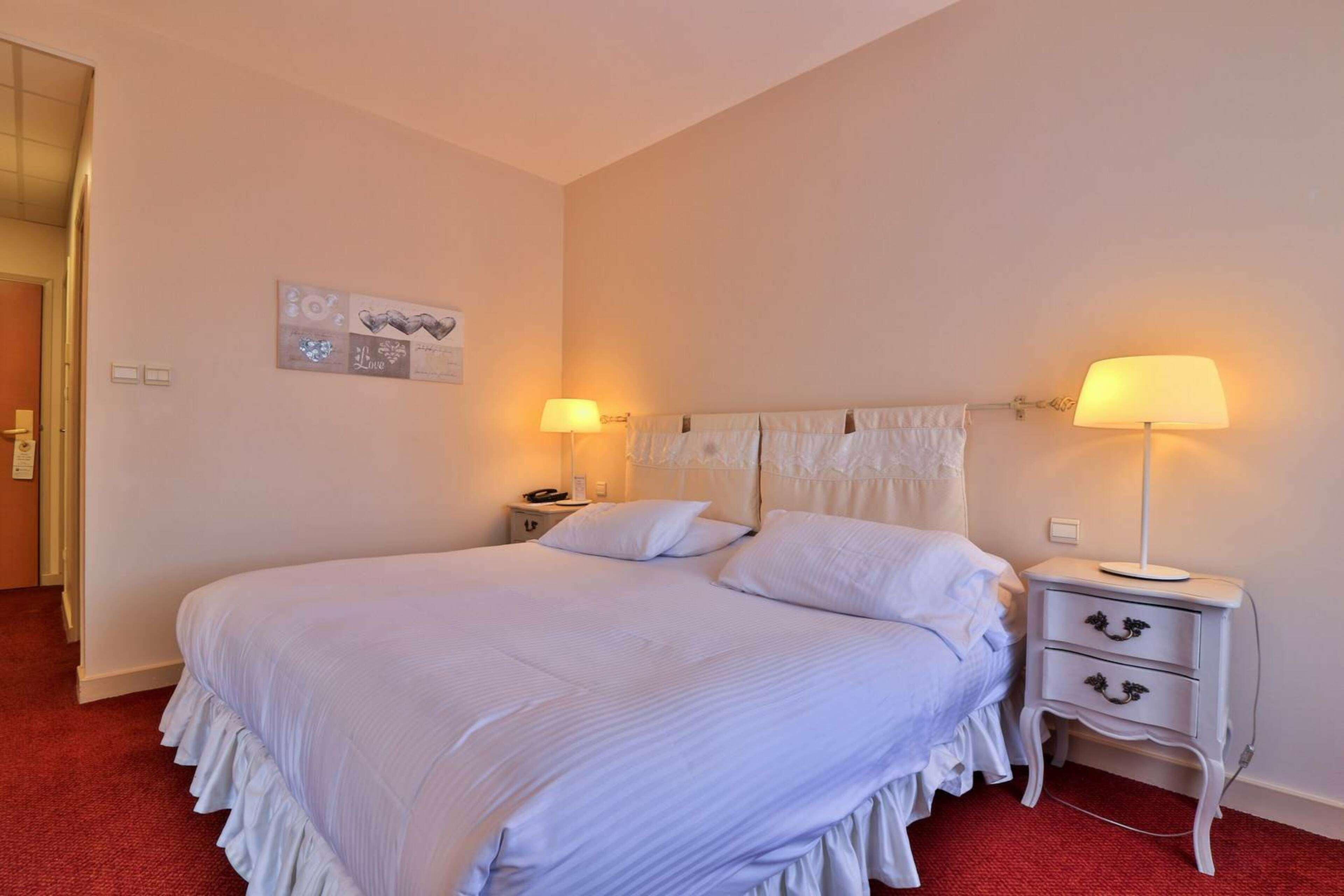 Hotel Sanary, Soleil Et Jardin - Renovation Hiver 2024-25 Екстер'єр фото