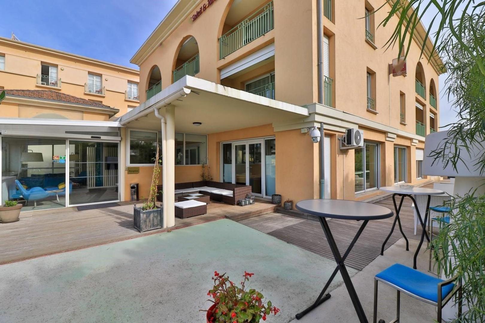 Hotel Sanary, Soleil Et Jardin - Renovation Hiver 2024-25 Екстер'єр фото