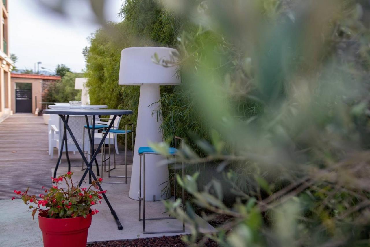Hotel Sanary, Soleil Et Jardin - Renovation Hiver 2024-25 Екстер'єр фото